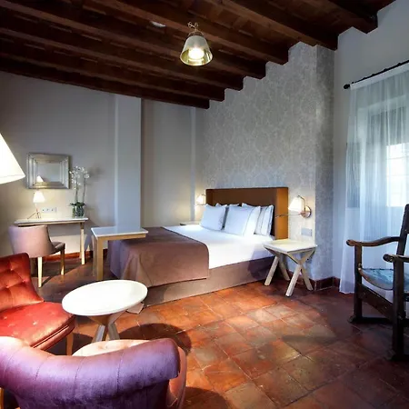 Exe Casa De Linajes 3*