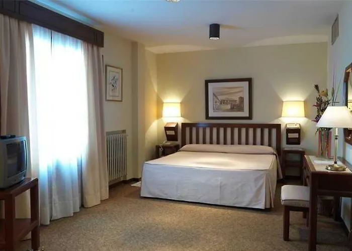 Exe Casa De Linajes Hotel 3*